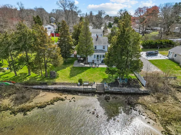 10 Lafayette St, Swansea, MA 02777