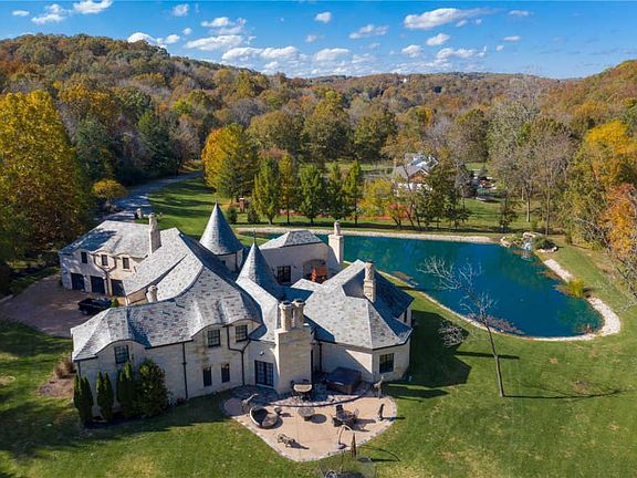 2nd image of 19203 Brookhollow Dr