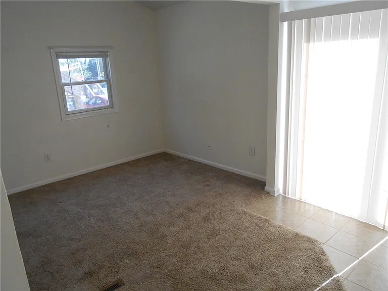 1318 Oakridge Rd — Photo 10