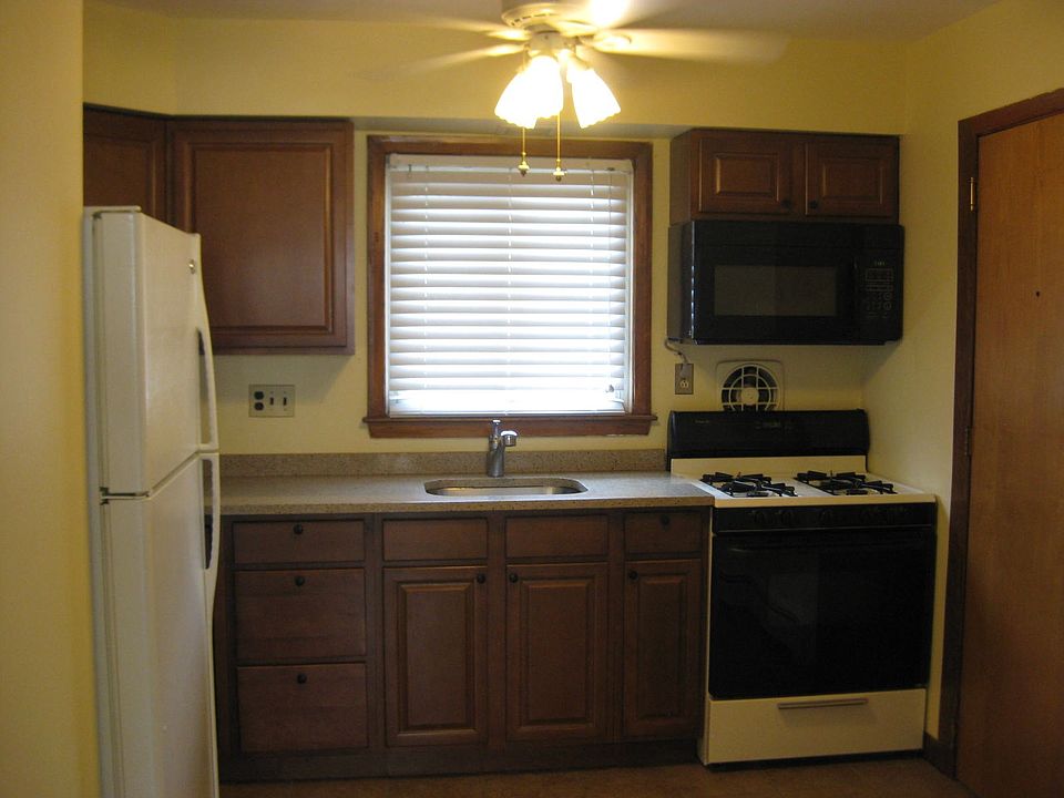 2nd image of 653 Hackensack St #2