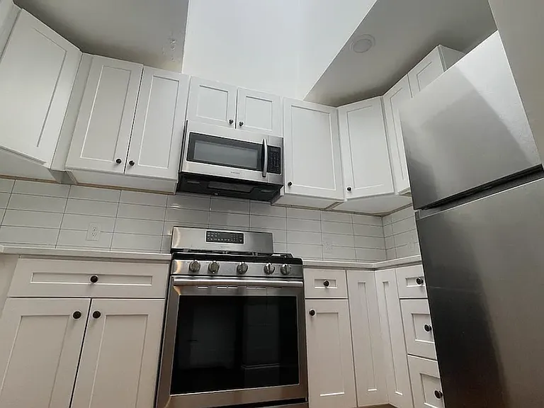 79 Farrington St #4 — Photo 1