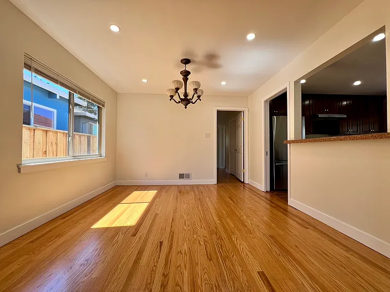 2490 Lexington Way — Photo 4