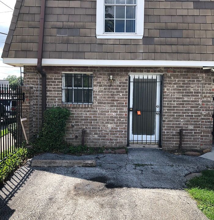 1st image of 12 Hyde Park Blvd Unit 3