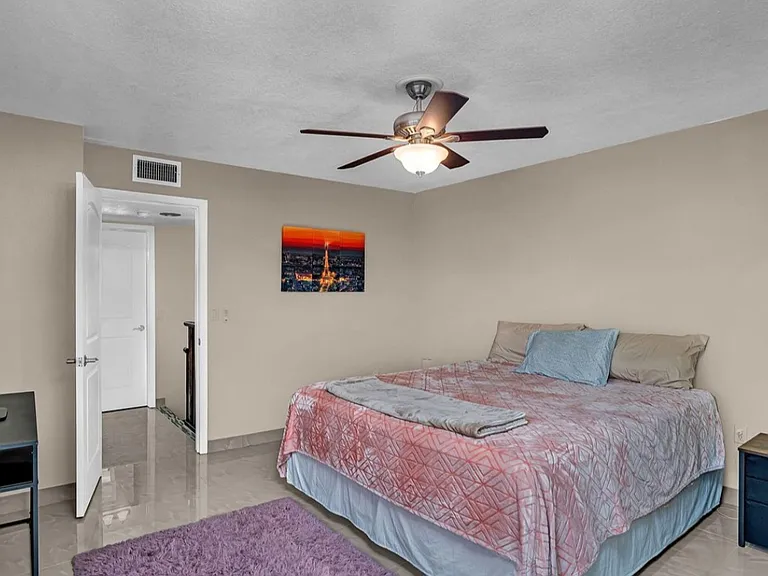 2703 5th Ct — Photo 7