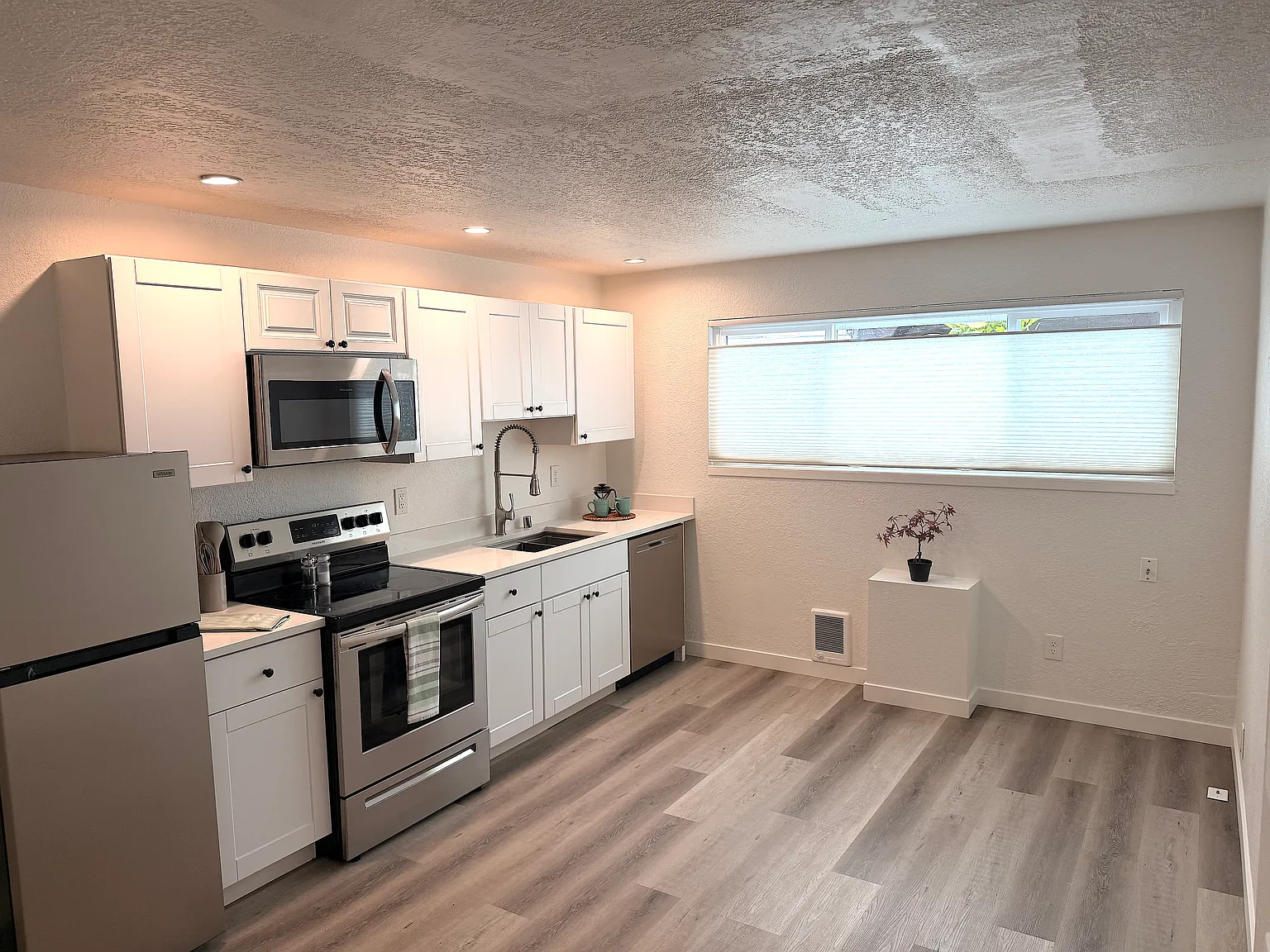 Studio, 400 sqft, $1,450 — Photo 3