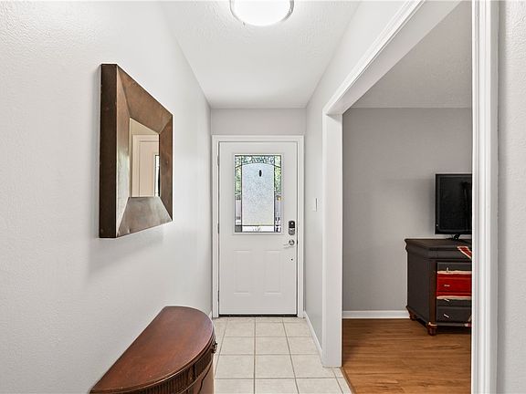 3rd image of 1505 Francis Dr