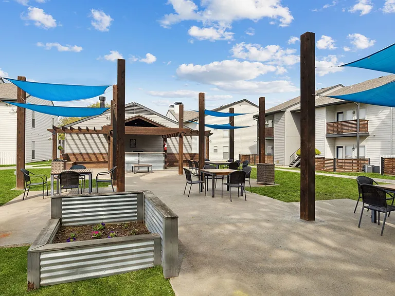 Ashton Oaks Apartments — Photo 16