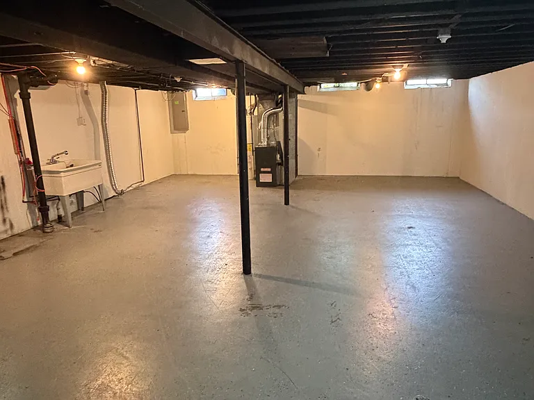 32200 Linderman Ave — Photo 11