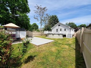 962 Leonardville Rd, Atlantic Highlands, NJ 07716