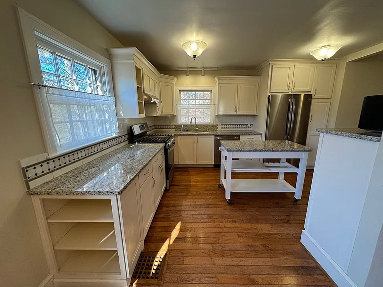 29 Canterbury Rd — Photo 12