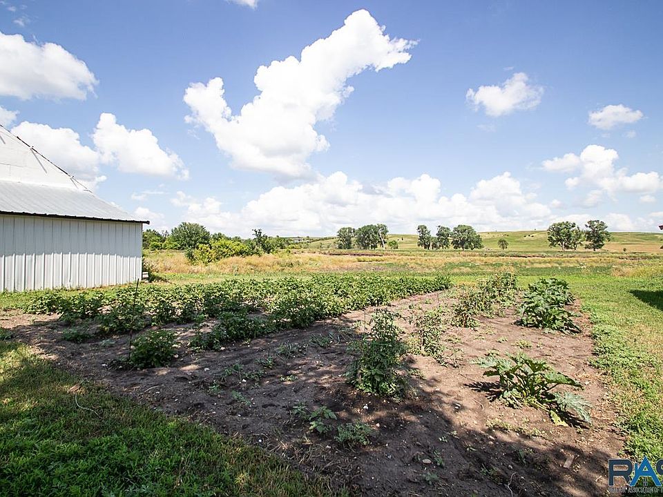 512 S 1st Ave, Montrose, SD 57048 MLS 22300287 Zillow