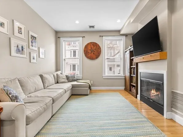 161 I St #1, South Boston, MA 02127