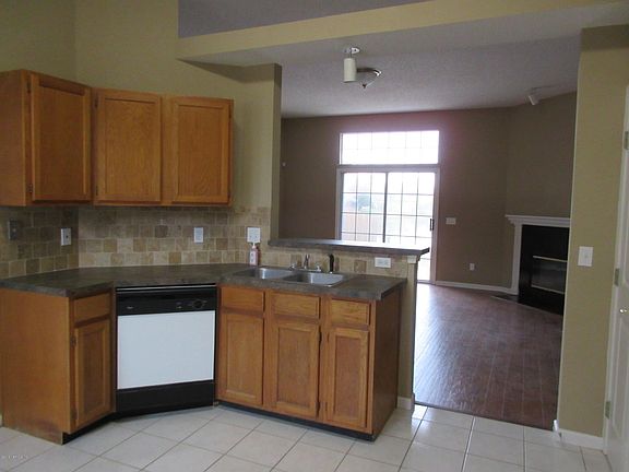 3rd image of 4589 Antler Hill Dr E
