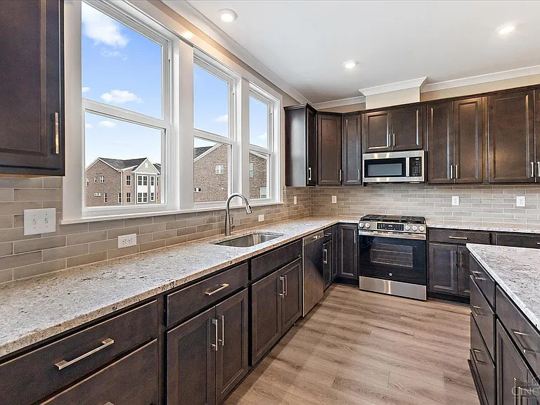7254 Otley Dr — Photo 7