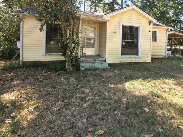 1104 Georgetown Rd, Marshall, TX 75670