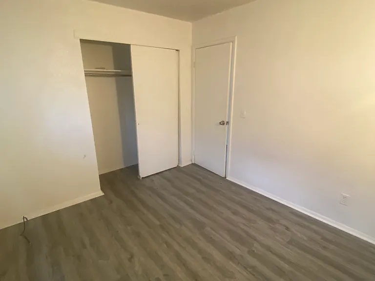 3212 E Manhattan Blvd #2 — Photo 4