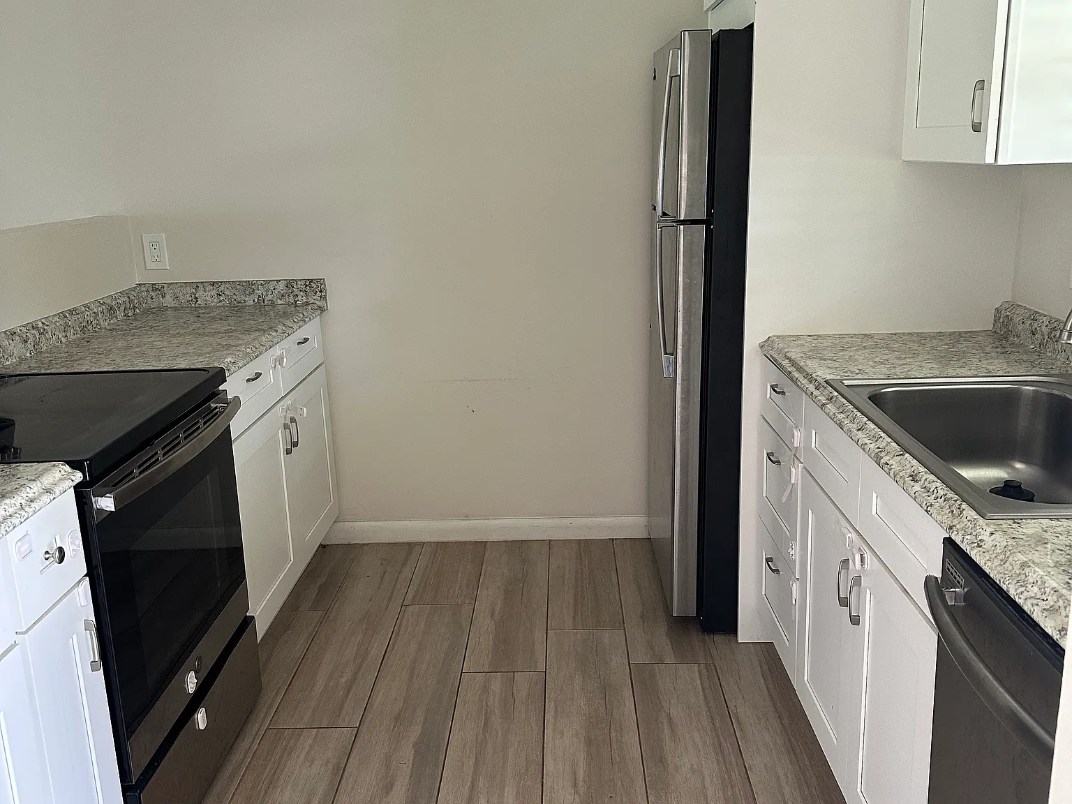 239 Golfpoint Dr — Photo 3