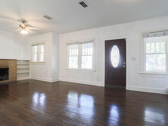 2nd image of 2705 Lubbock Ave