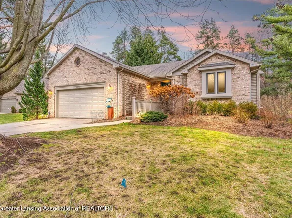 6310 Timber View Dr, East Lansing, MI 48823