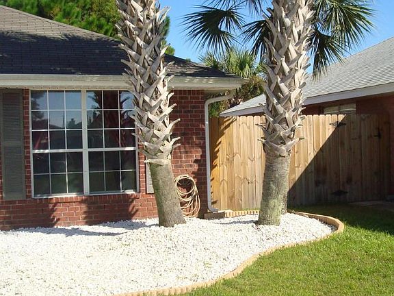 3rd image of 2391 Heritage Cir