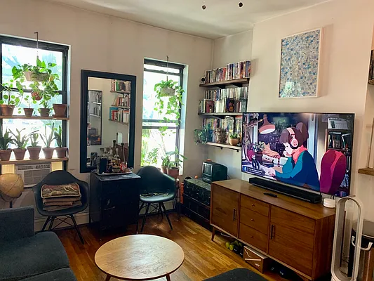 Rented by LDMI Realty Group LLC | media 12