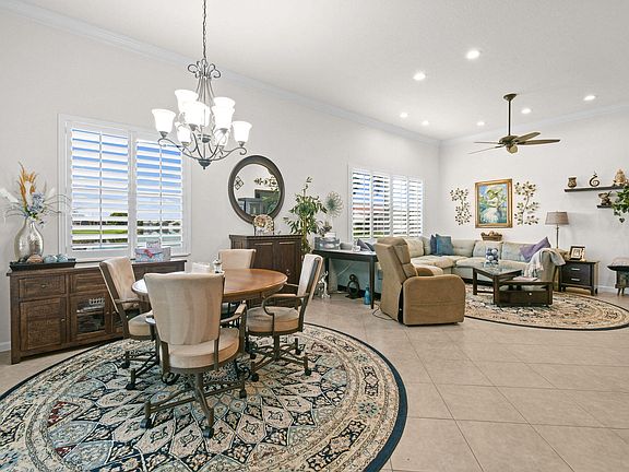 2nd image of 307 NW Bayside Court