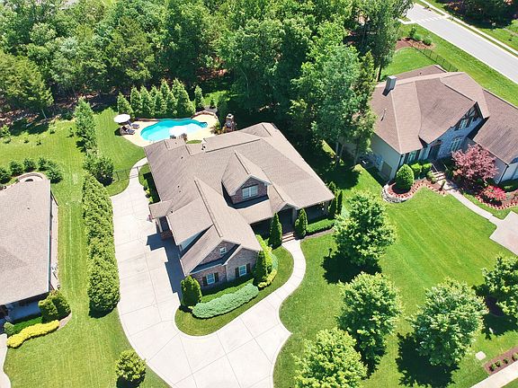 4th image of 1650 Sunset Park Dr