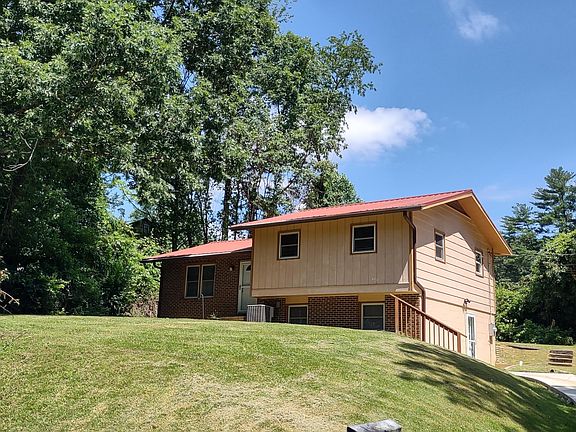 2nd image of 717 Connor Ave