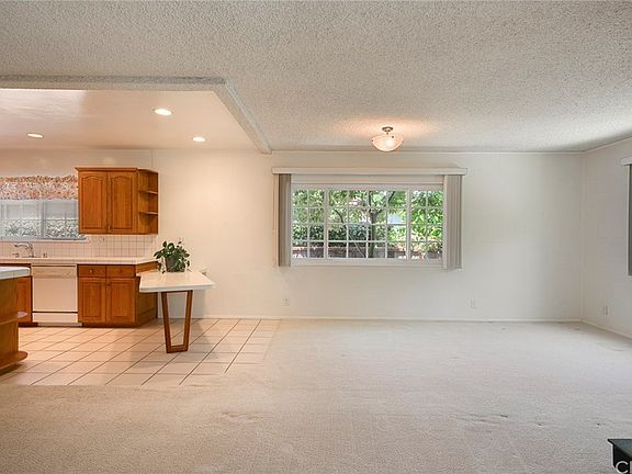 4th image of 5118 Carfax Ave