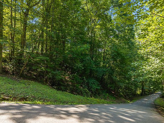 27th image of LOT 26 Oak Ridge Way