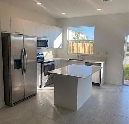 4th image of 2328 NW 125th St #2328