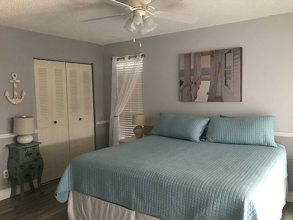 3rd image of 5611 Foxlake Dr