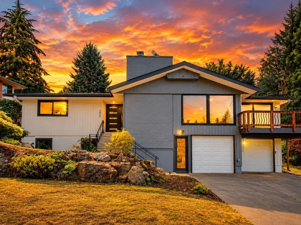 7017 NE 155th Place, Kenmore, WA 98028