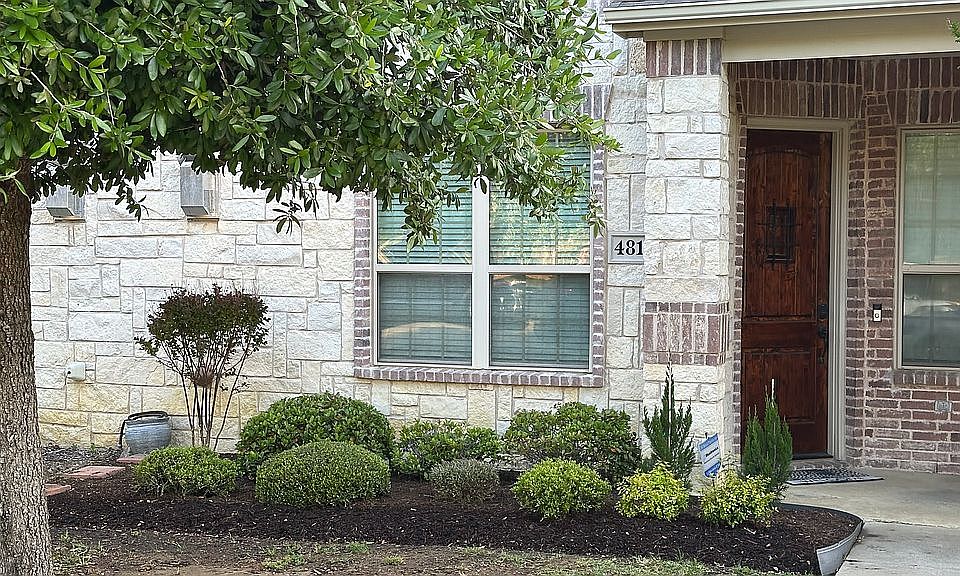 Front Yard photo 1