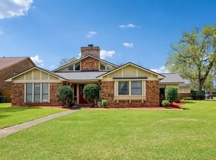 315 Arrowwood St, Lake Jackson, TX 77566