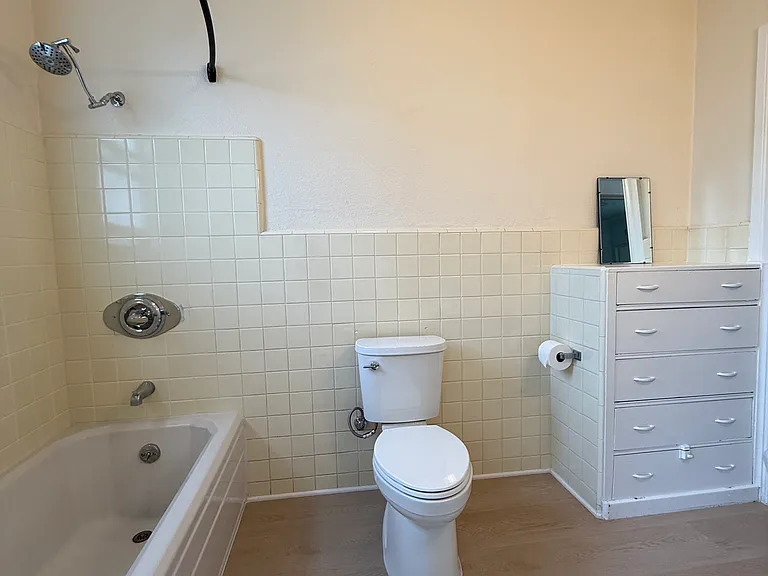 327 N Delaware St — Photo 15
