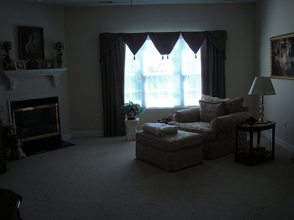 Living Room w/fireplace