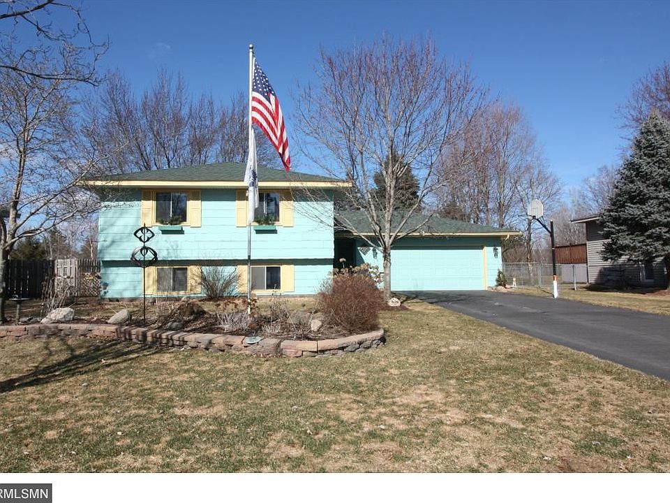 1st image of 919 132nd Ln NE