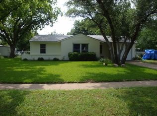 1340 Hillcrest Dr, Graham, TX 76450