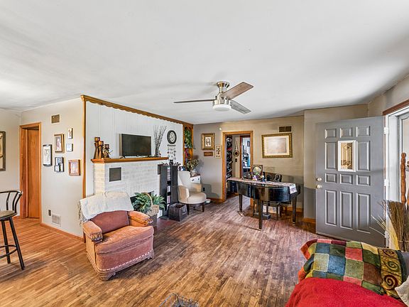 4th image of 443 E Burford Street