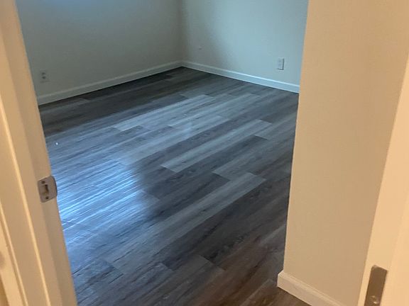 4th image of 744 Iowa Ave
