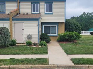 8 Chatham Ct, Brick, NJ 08724