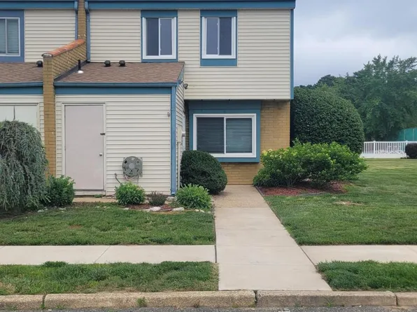 8 Chatham Court, Brick, NJ 08724