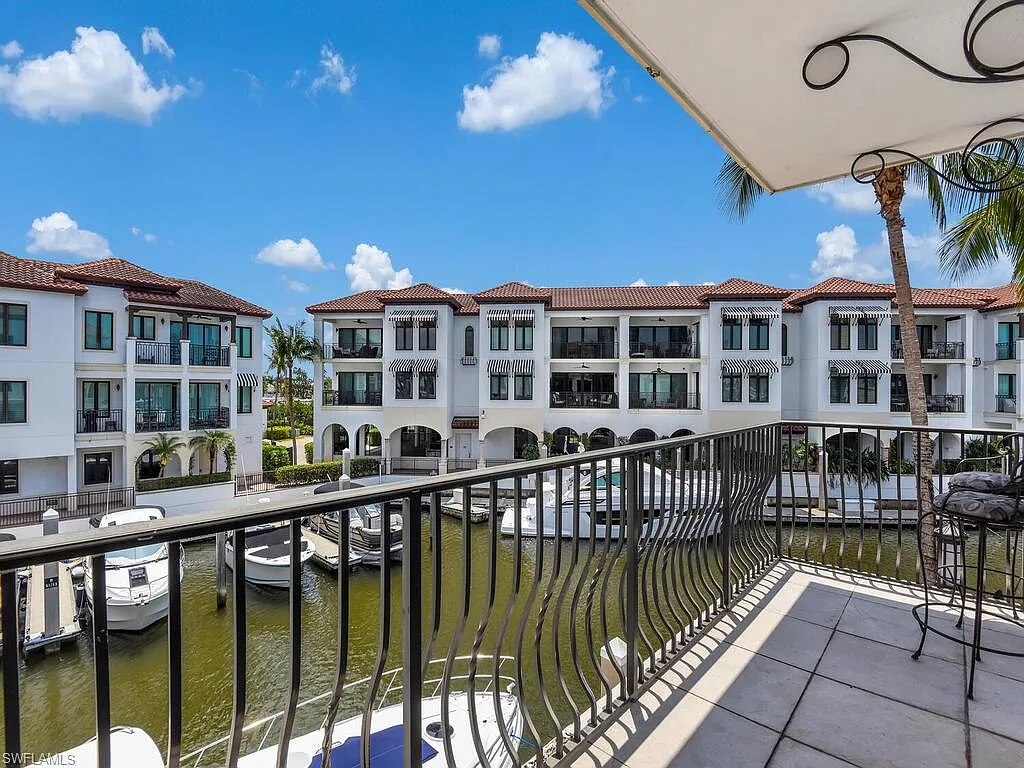 2 bed, 2.0 bath, 1797 sqft, $16,000 — Photo 3