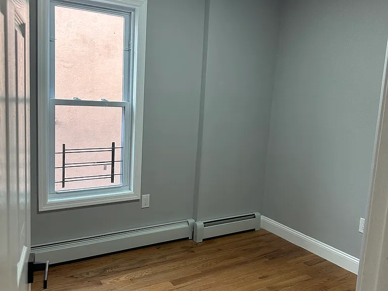 1155 Fteley Ave #2 — Photo 4