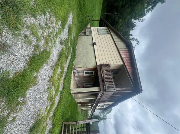 927 Beverly Dr, Glenville, WV 26351