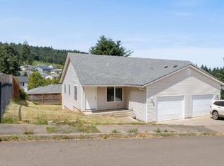 907 SW Bales Ave, Willamina, OR 97396