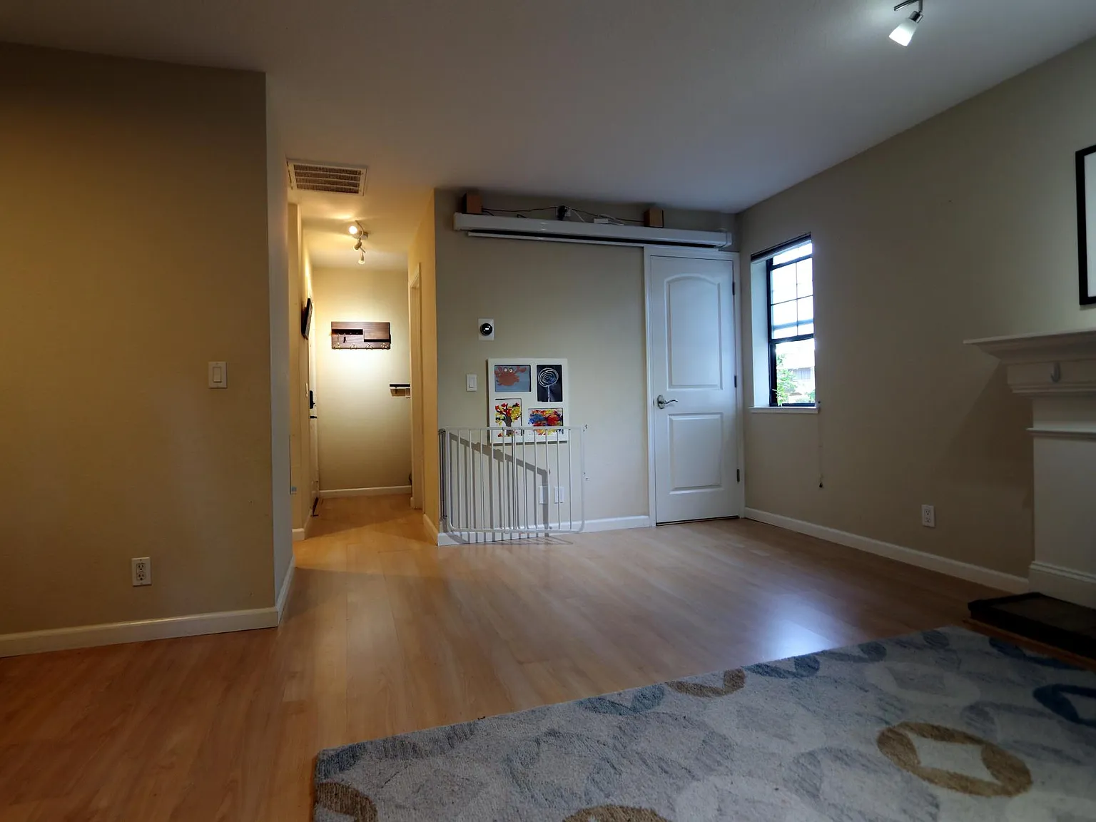 2 bed, 1.5 bath, 935 sqft, $4,495 — Photo 4