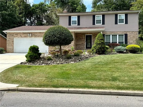 1722 Woodland Dr, Vienna, WV 26105