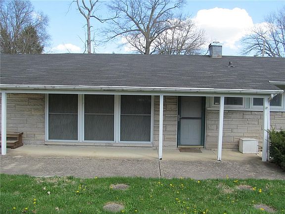 2nd image of 3301 N Ashland Ave